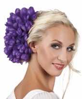Paarse flamenco haarbloem